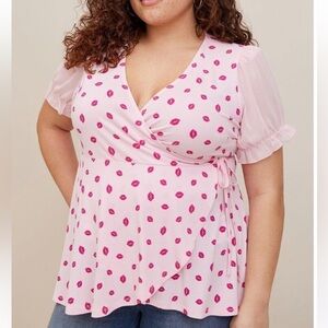 Torrid Pink Lips / Kiss Print Knit Chiffon Puff Sleeves Top Blouse Sz 2X